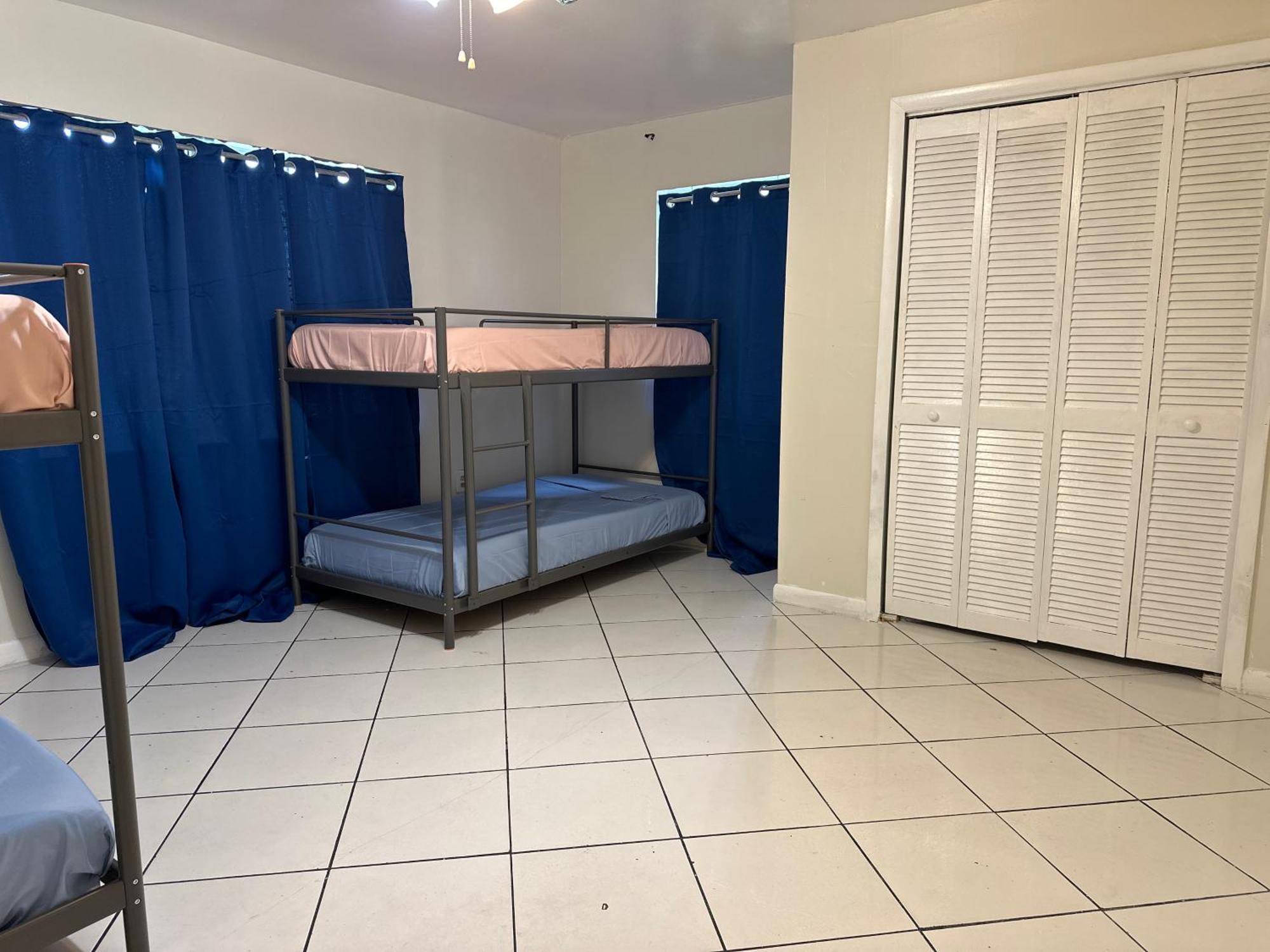 Hospedaje North Miami Eksteriør billede